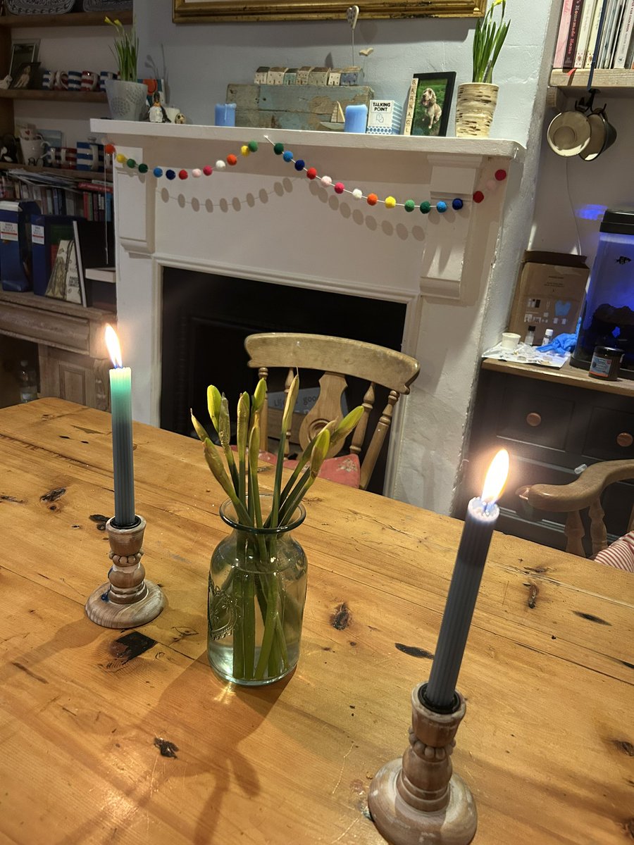 Home. 
Safe and calm. 
Warm and cosy. 
So thankful.
💗