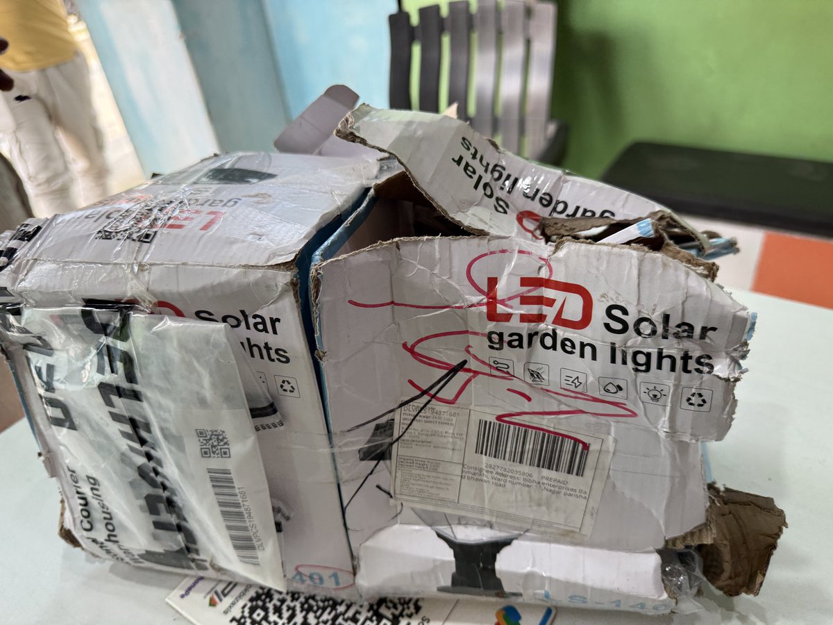 krishna75002's tweet photo. @help_delhivery How many time I have to explain you about this issue? I have received damaged package and items inside were broken as you can see  in the picture . If you guys are taking it seriously then I have to find a way to find solution of this issue. https://t.co/3vhPYWhyp5
