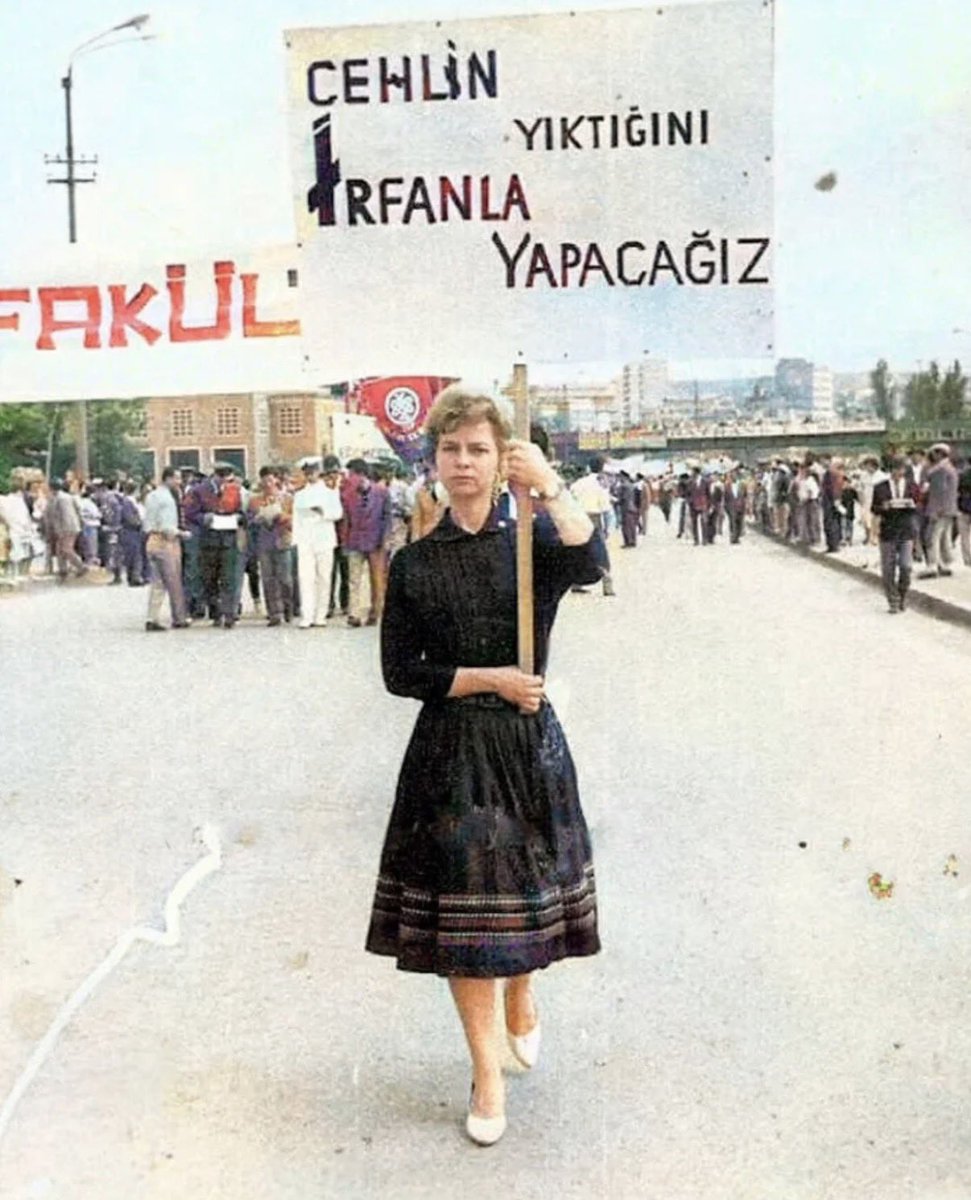 Hiçbir kadını erkek şiddetine kurban vermediğimiz, eşit, adil ve mutlu yarınlara…

8 Mart Dünya Kadınlar Günü kutlu olsun!