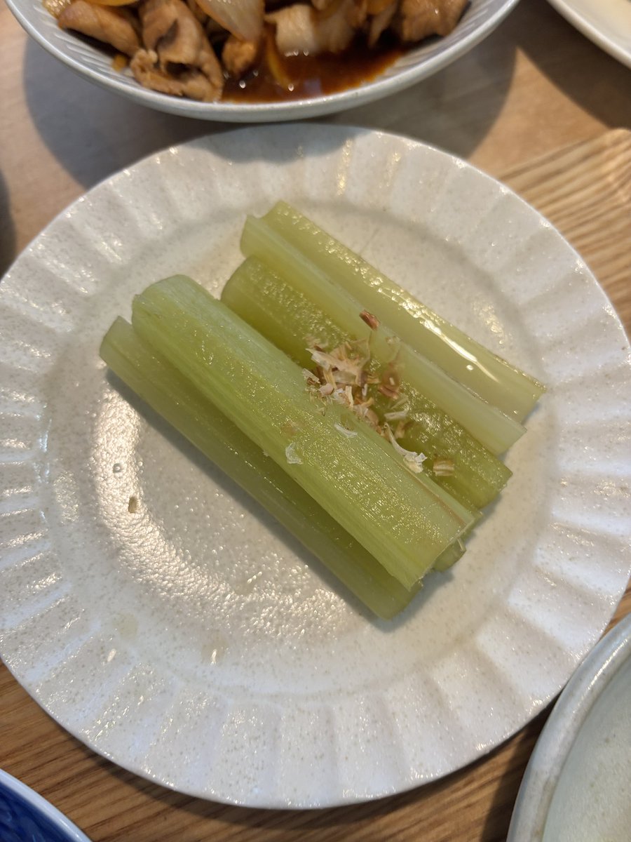 ふきをたきました。
春の味です。