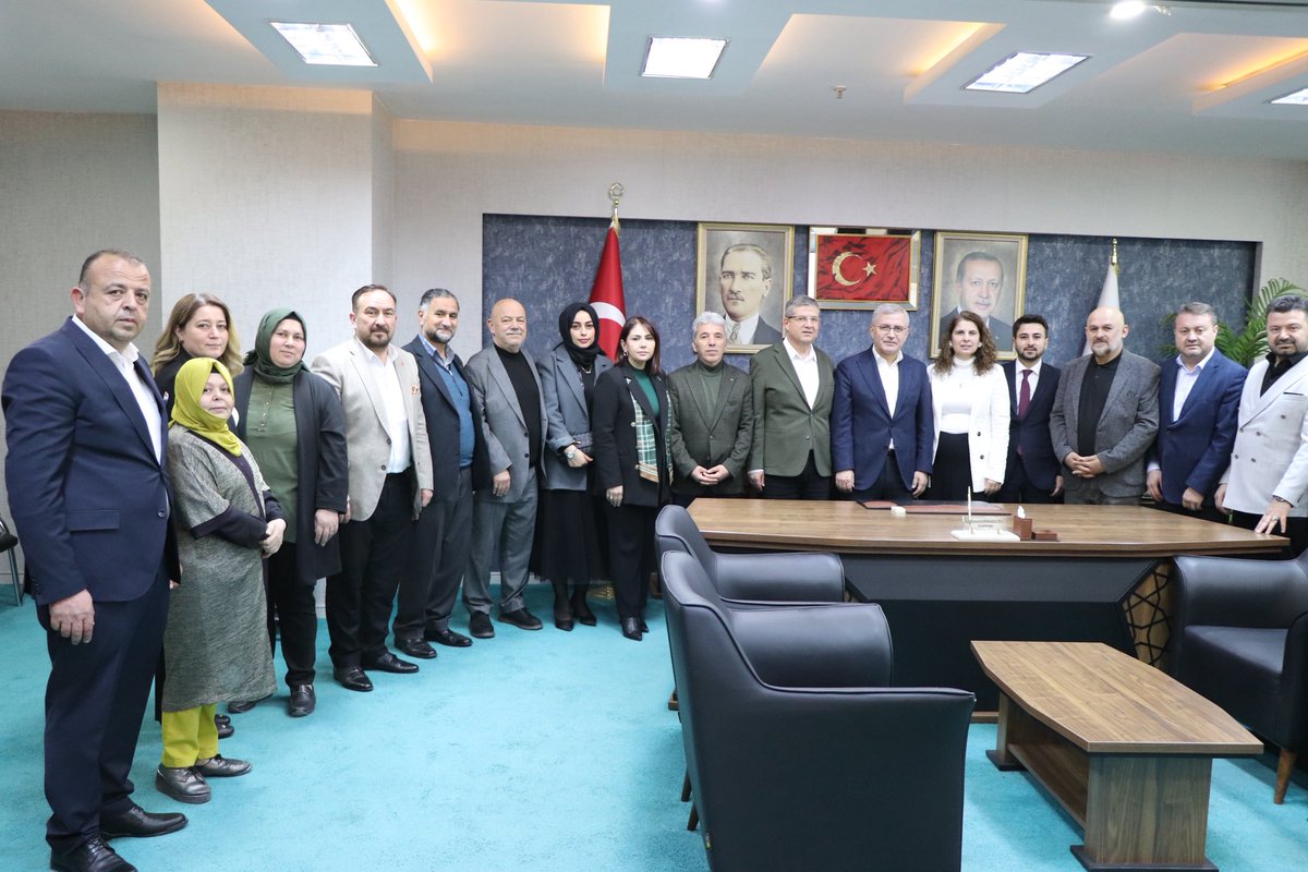 subasiogluMS's tweet photo. AK Parti MKYK Üyemiz Sn. Hilmi Türkmen’i İl Başkanlığımızda ağırlamanın memnuniyetini yaşadık.
Değerli MKYK üyemiz ile teşkilat çalışmalarımız ve gündeme dair verimli bir istişare gerçekleştirdik. @hilmiturkmen34 https://t.co/JrqZ5D1Qjl