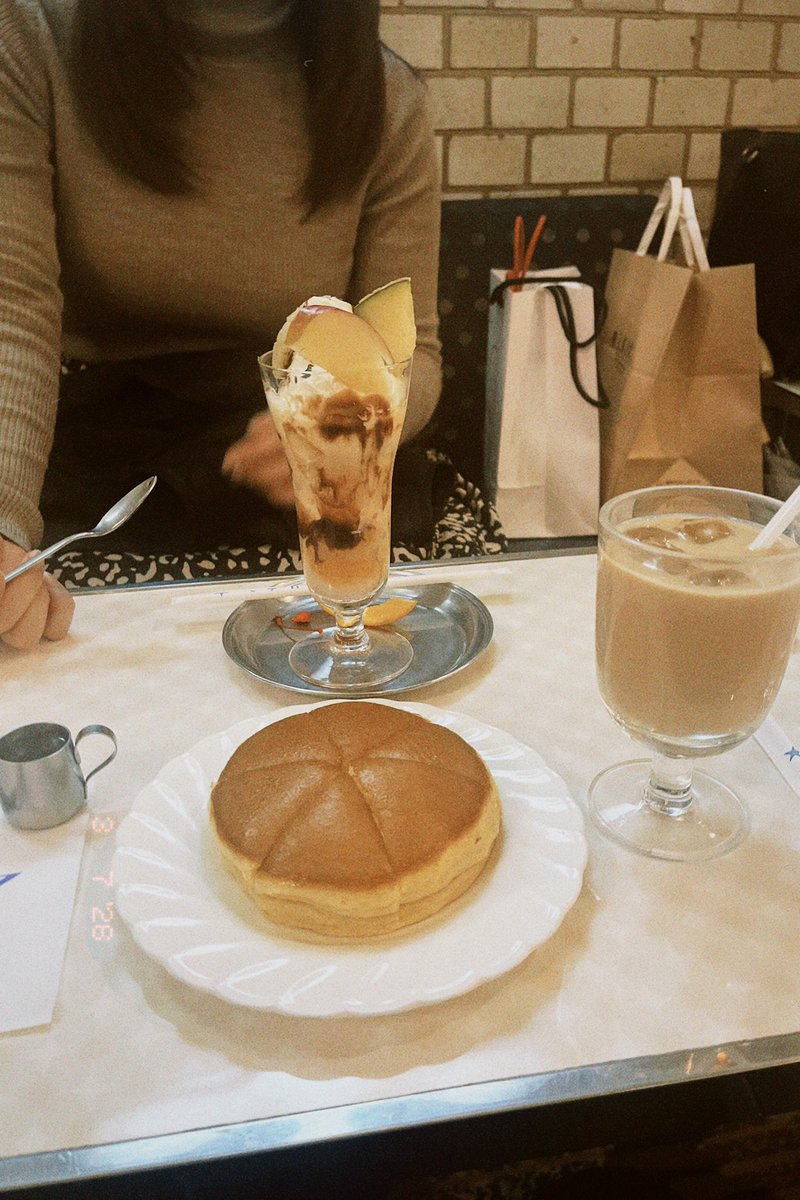 ゆーきゃん大阪サイン会当日は、
やんわりと難波でTSUTAYA周辺をうろちょろ…🦖