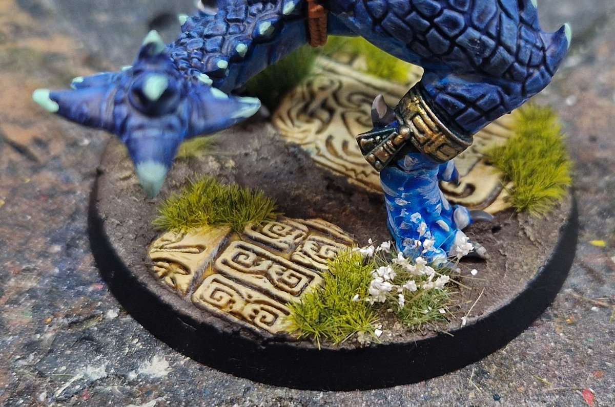 BoardPainted's tweet photo. Hay quien diría que me excedí un poco con las peanas...pero me encantan.

#seraphon
#aos https://t.co/mGZZ7aCGbo