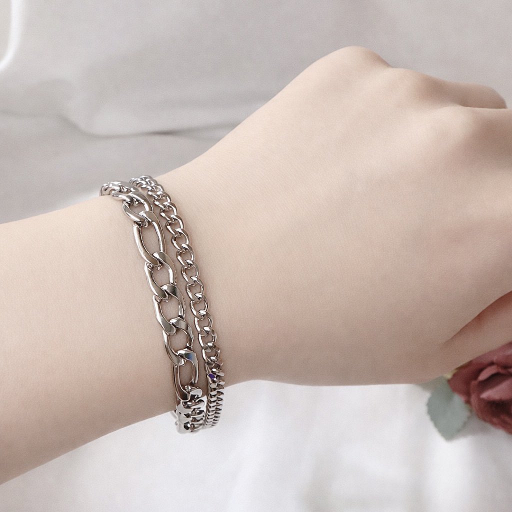 AnCIgnite's tweet photo. new item...

メンズサイズ
チェーンブレスレット⛓️

異なるチェーンを重ねた
シンプルな2連デザインのブレスレット。

事前にお問い合わせいただければ、サイズ調整可能です！

https://t.co/e52zm5crN5

#ハンドメイドアクセサリー
 #ハンドメイドアクセサリー販売
#シルバーアクセサリー 
#BASE https://t.co/QE7CoZjeC9