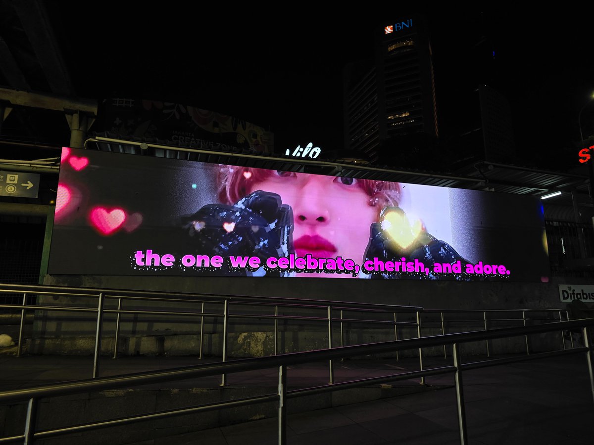 seokbinim's tweet photo. the star tonight, he lights up! ☆ #BersamaBINtang @teamwonbinid https://t.co/F9uiPzMbxI