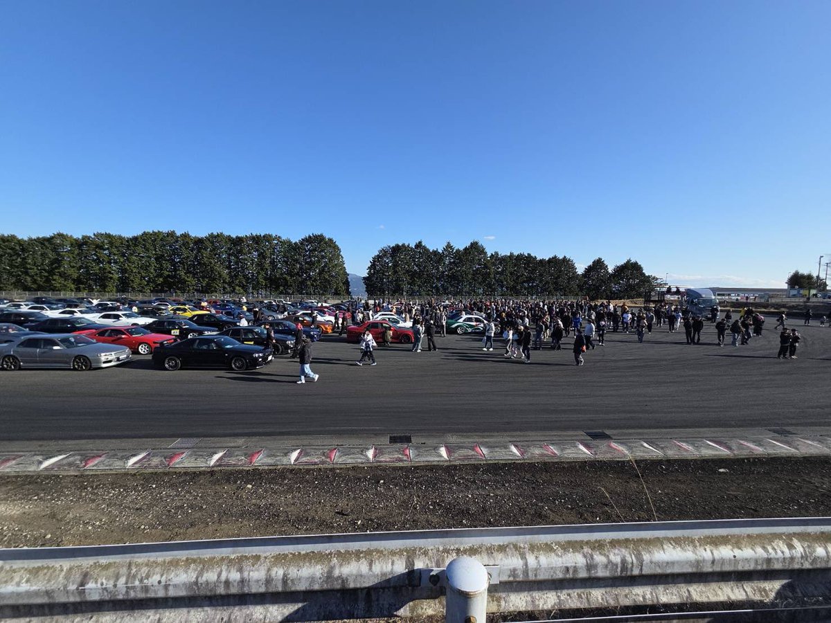 今年もR34祭りは凄かった❗️

圧巻のR34の台数www

さて今から羽田にお迎えに行き、羽田から車で鳥取へ🚗🚗🚗www

仕事だよ|(￣3￣)|

今週の移動距離はヤバいよ☺️

富士→神奈川→羽田→鳥取→神奈川→？

次はどこでしょうwww