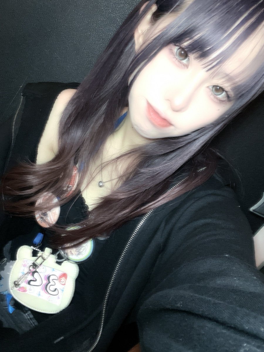 そろしゅっきん❣️

遅くなったね‼️‼️‼️
今日いるよ🤟🤟🤟

ご来店お待ちしております〜🌟
 #アニメバーフレンズ