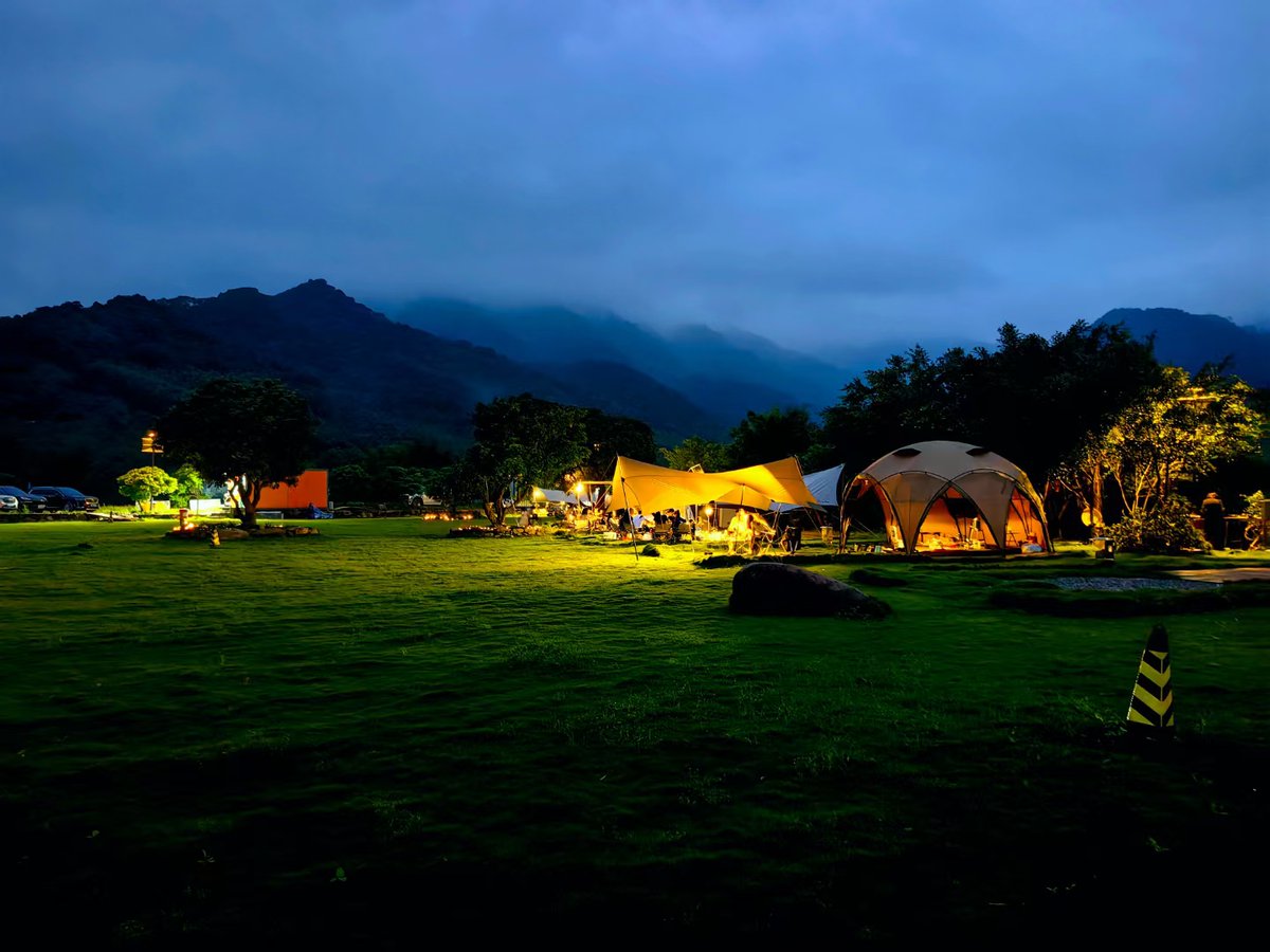 ChambersSa709's tweet photo. Chasing sunsets u0026 sleeping under stars—nothing beats camping with s'mores, laughter, and zero Wi-Fi. https://t.co/NlJxbjOT9x