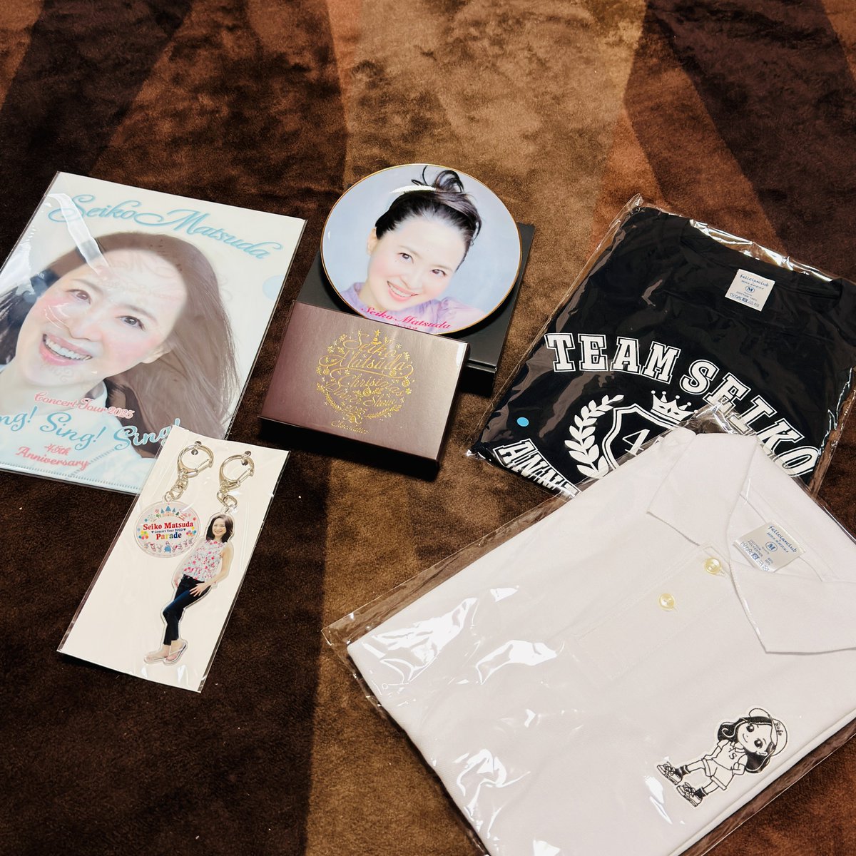 MSurfing11's tweet photo. Birthday Boxの中身はこんな感じでした‼️

#松田聖子
#feliciaclubbySEIKOMATSUDA
#onlinehappyshop https://t.co/RbWJttcPru