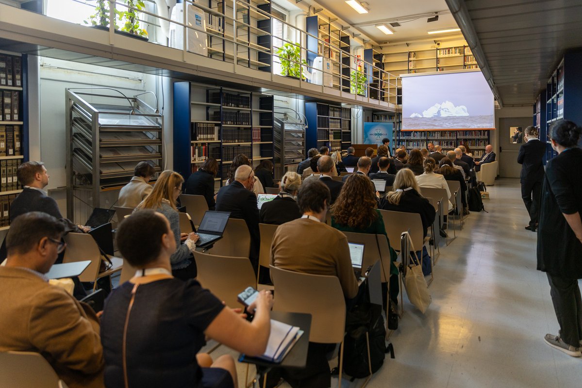 arcticcircleorg's tweet photo. Europe’s Polar Research!

Why sustained investment in polar science remains critical for Europe’s resilience and security ❄️ 

#ACRF26 🇮🇹

@EuPolarBoard @CienciaGob @RannisIceland @EU_Commission @cnrisp #ACRF26 https://t.co/6QQqnXvlLm