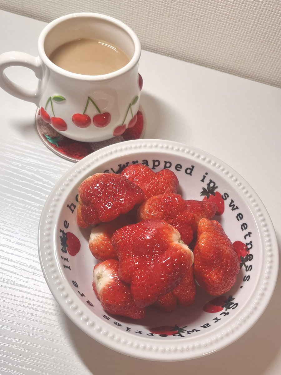 可愛いいちごグッズいっぱい買った🍓