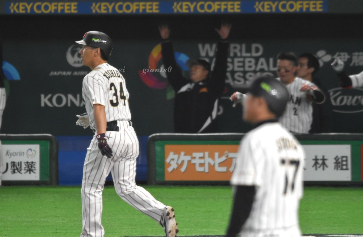 後ろの由伸さん😂😂
#WorldBaseballClassic2026 
#japan #山本由伸 #吉田正尚