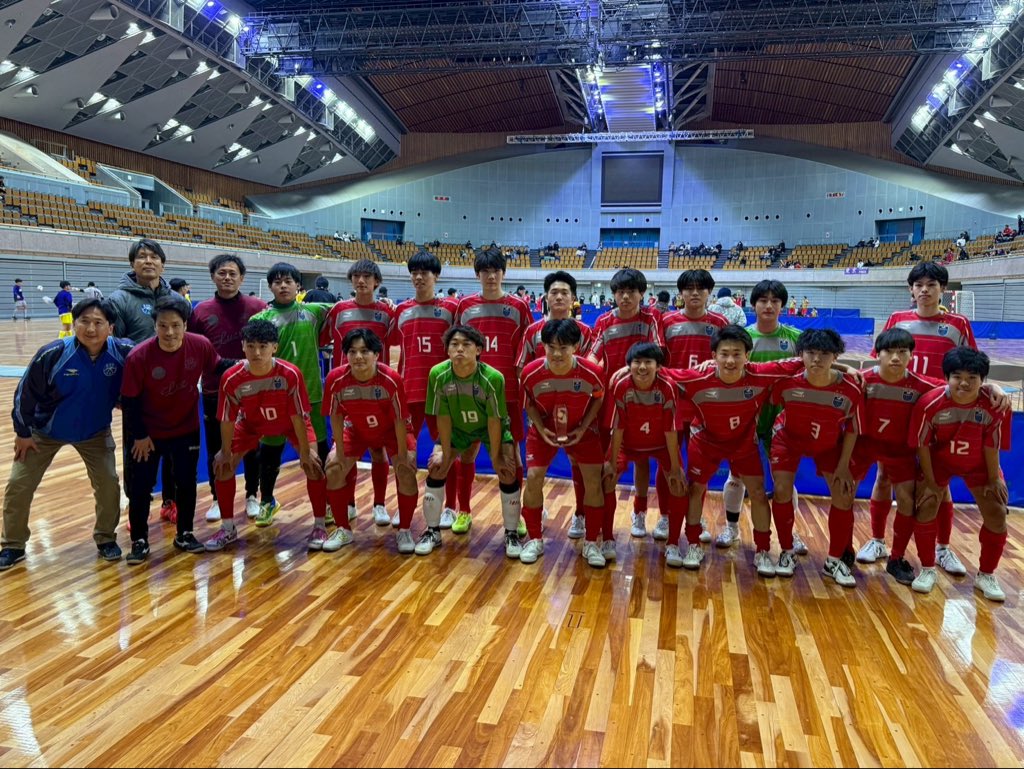 pitto21's tweet photo. U18全国フットサル選抜大会 2連覇

チームとして新しいチャレンジを3回のTRでここまで成長した事にとても学びと経験をさせてもらいました

良いスタッフグループでした

ありがとうございました

#U18神奈川県フットサル選抜 https://t.co/0Pb5IqsdDQ