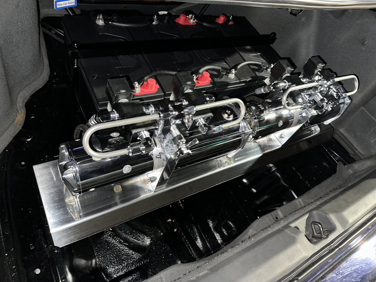 【ゆる募】
売ります
CBアコード
国内2000台限定左ハンドル・サンルーフ
ハイドロ2P4B
走行距離14万キロ
フローレンスター（7Rev付けます）
カミナリエアロ（リア）
ゼノン（フロント）
未塗装、未装着ですが付けます
車検今年の9月
200位で考えてます。
いろいろガタもあります
気になる方DMください