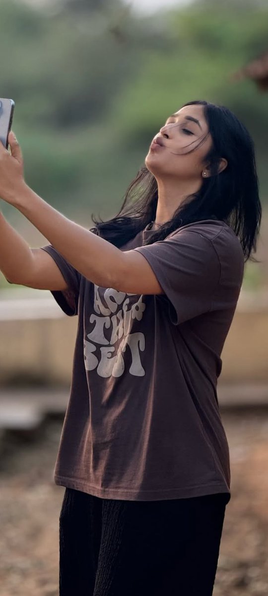 insta_modelz's tweet image. #Renuka 🤎😻

#samantha #sreeleela #rashmika #meenakshichaudhary #rukminivasanth #malavikamohanan #kalyanipriyadarshan #krithishetty #bhagyashriborse #nidhhiagerwal #priyankamohan #poojahegde #mamithabaiju #jananayagan #kritisanon #mrunalthakur #nayanthara #kiaraadvani #trisha