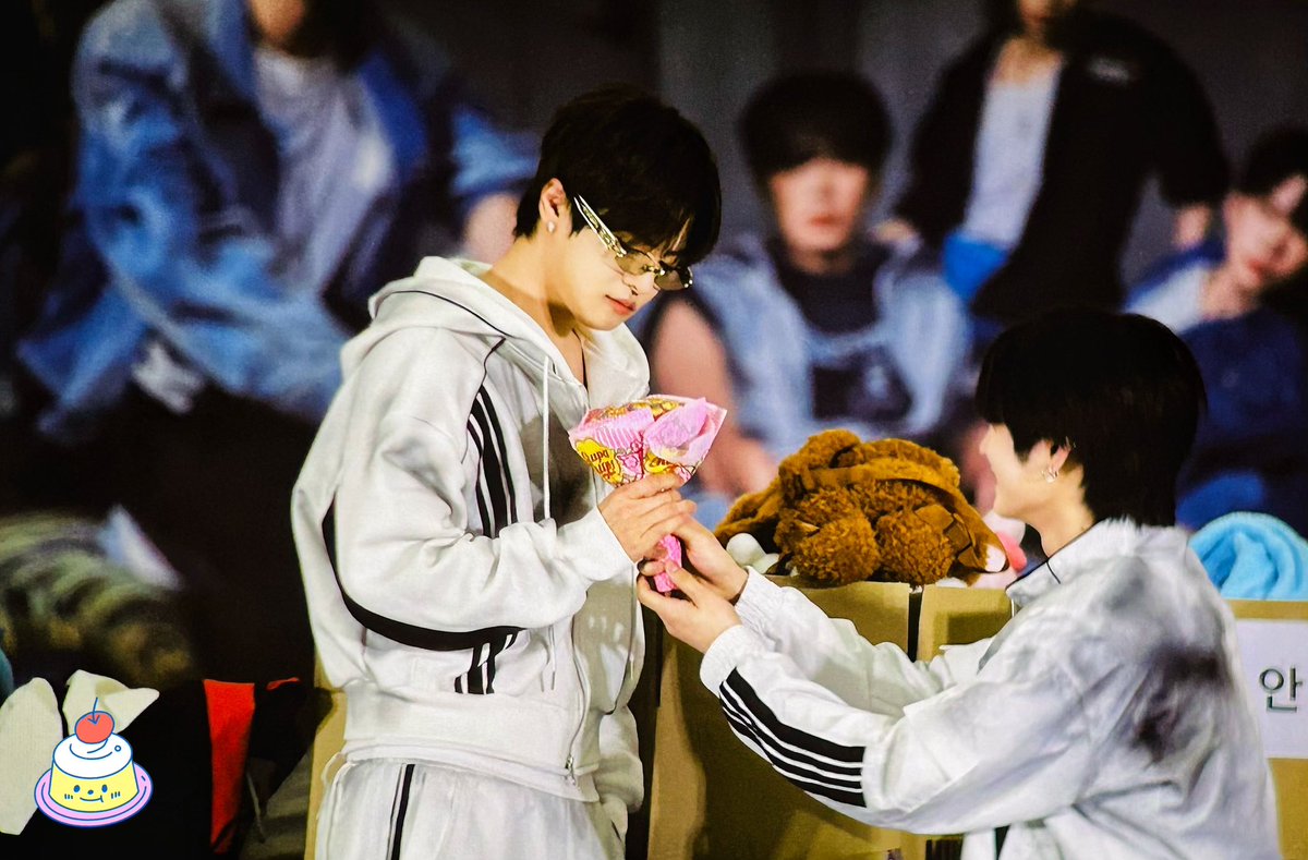 이푸딩 tweet media