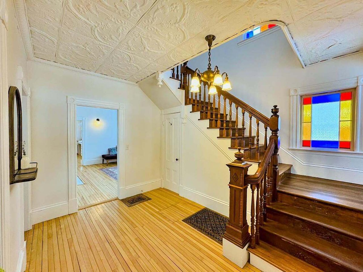 Generate more showings! Sell your properties faster! Get higher offers!

We are leaders in aerial AND traditional interior and exterior Residential Real Estate Photography/Cinematography.

A locally owned Vermont business with 100% Vermont-based staff.

… ift.tt/v2zW84r