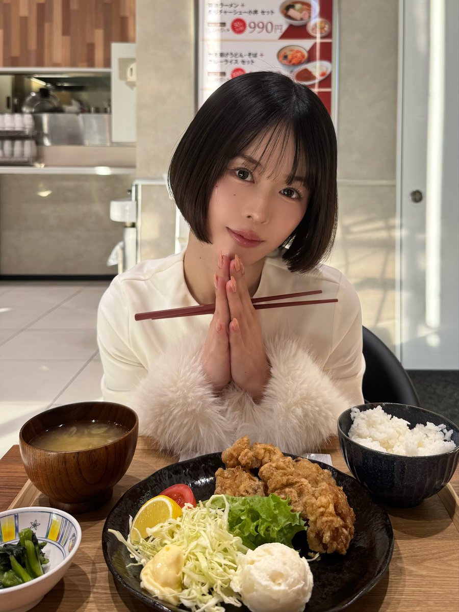 来店イベント並んでくれた皆さん、ありがとうございました♥︎たのしかった✌︎('ω'✌︎ )！
明日3/9は、Dステーションにとって特別な日だそうですよー！
#pr https://t.co/vk25pr3M5r