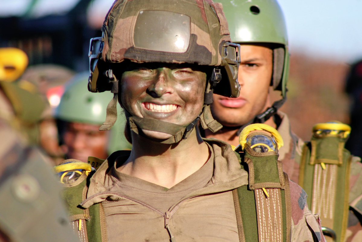 École des troupes aéroportées tweet media