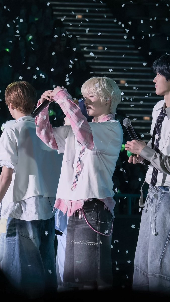 ° . * real_kellyyyyy °. * tweet media