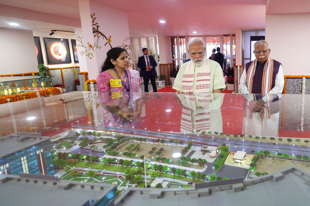 Narendra Modi tweet media