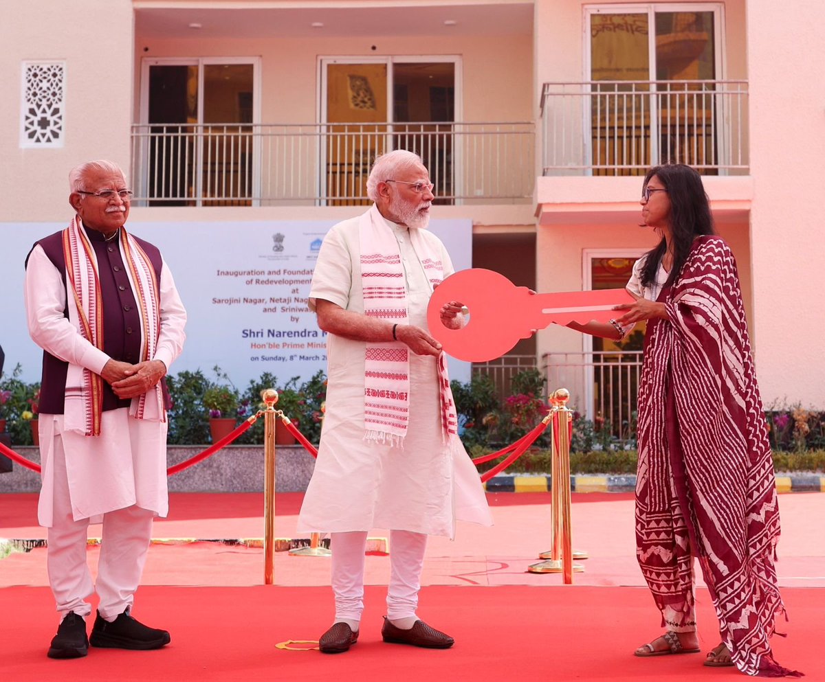 Narendra Modi tweet media