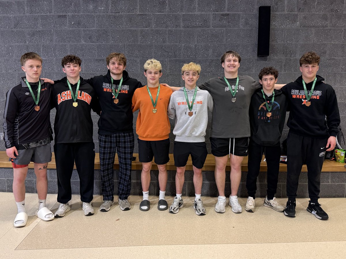 TommyBauer174's tweet photo. 2026 State Team!  Ashland Wrestling  with 8 District Placers &amp; 5 Ohio High School D1 State Qualifiers! https://t.co/fGBoeFWh65