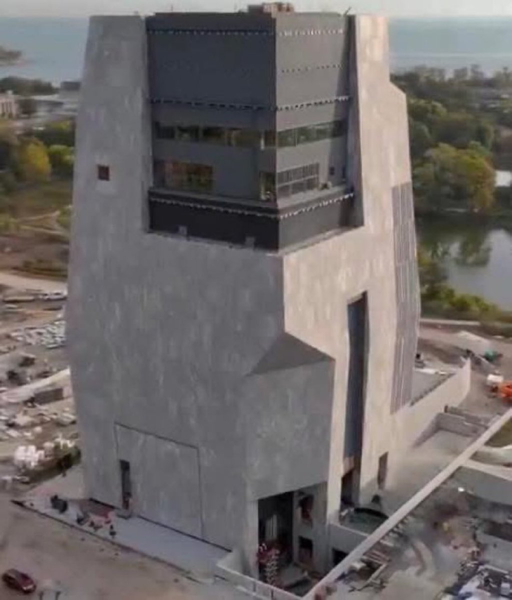 The hideousness of this building reflects the ugliness of Obama’s soul.