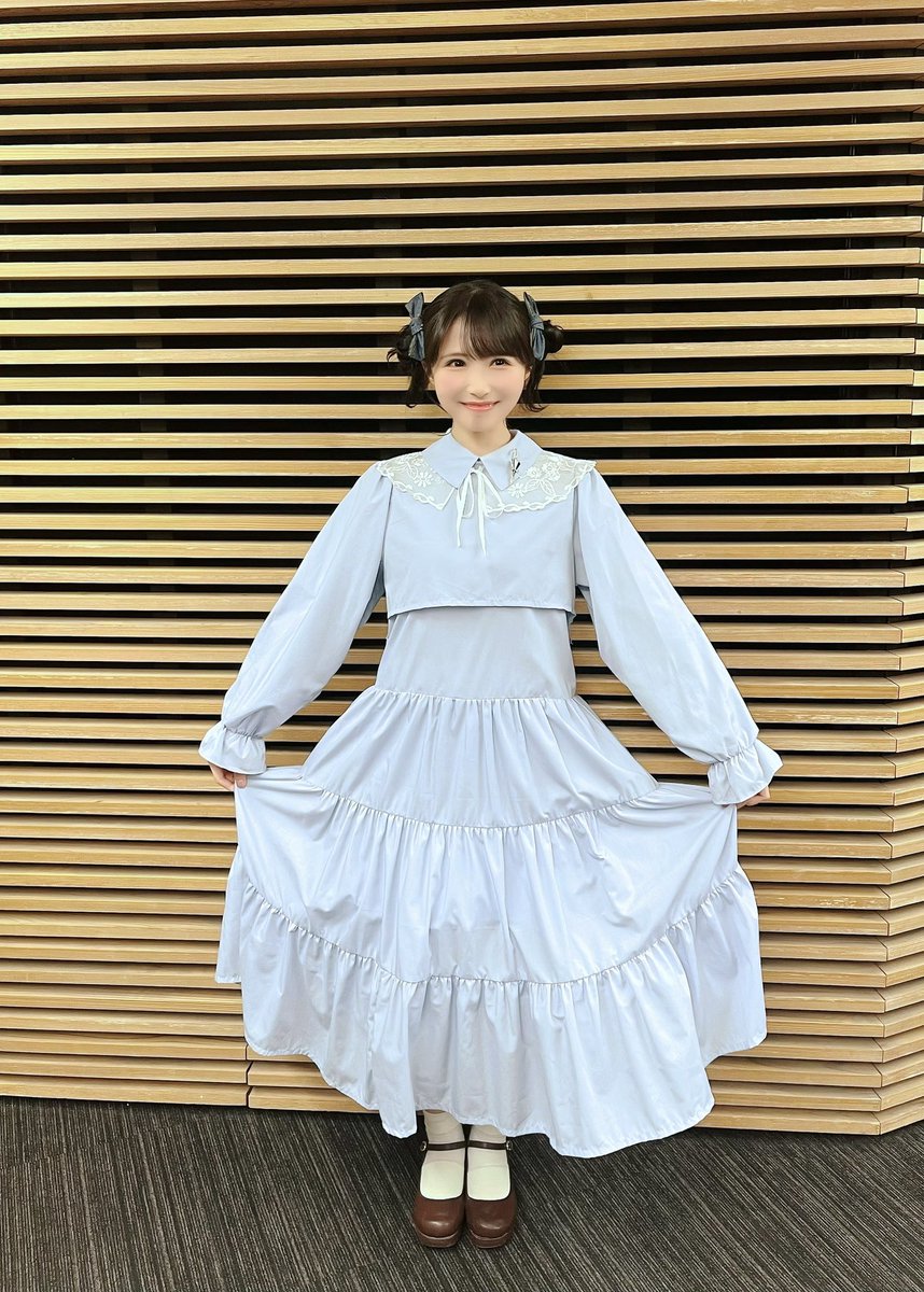 ←子供な感じ 大人な感じ→ どっちが好きですか⁉️ ✿ （同じ