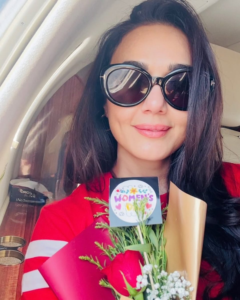 Happy Women’s day to all you gorgeous ones out there❤️ Today more than ever I wanna remind you of my favourite quote - “Don’t  tell me sky is the limit when you have footprints on the moon !” So don’t forget to dream big, smile wide &amp; love yourself today, tomorrow &amp; always 😍🔥