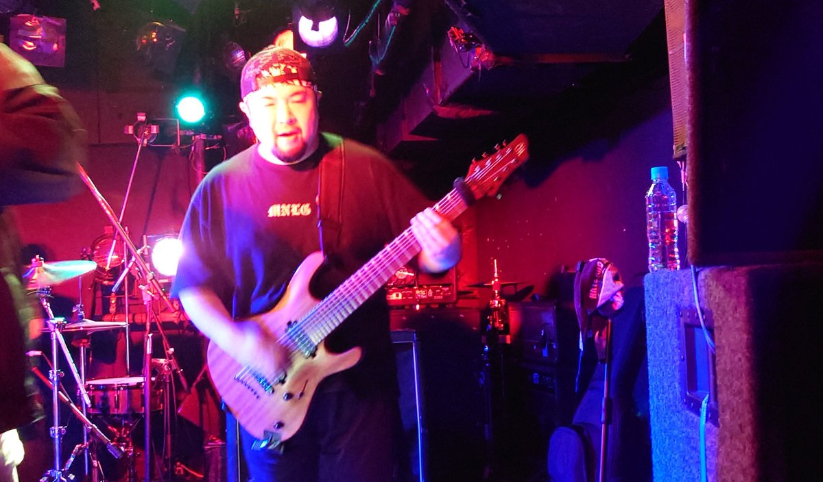 D_Atsuuuuuuuu69's tweet image. 馬ちゃんに誘って貰ったので…
Baysisに、T.C.Lを観に行ってきたぜ！！
凄いバンドだなー
相変わらずカッコ良かったです！！

マイナーリーグも、めちゃ盛り上がって、素晴らしいライブだった…

最高だったなー

しっかし人が多くて、ベイシスがパンパンだったよー

浅野忠信、恐るべし…ｗ

#TCL