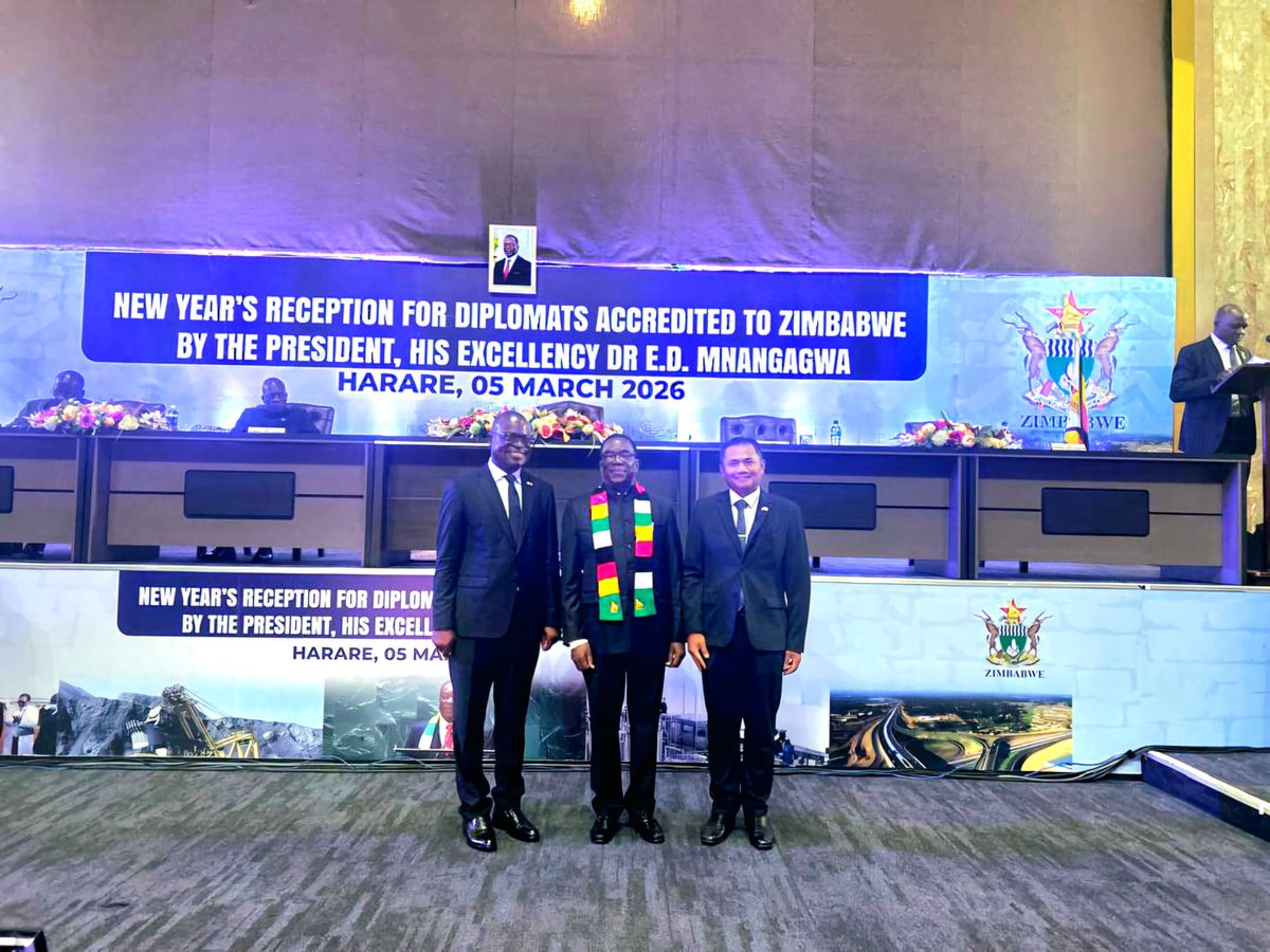 MYEmbassyHarare's tweet photo. Mr Aniff M. Fauzi, CDA ai, joined the Diplomatic Corps and had the honour of attending the New Year’s Reception for Diplomats Accredited to the Republic of Zimbabwe, hosted by His Excellency Dr. Emmerson Dambudzo Mnangagwa, President of the Republic of Zimbabwe, on 6 March 2026. https://t.co/zmMwJU1bfy