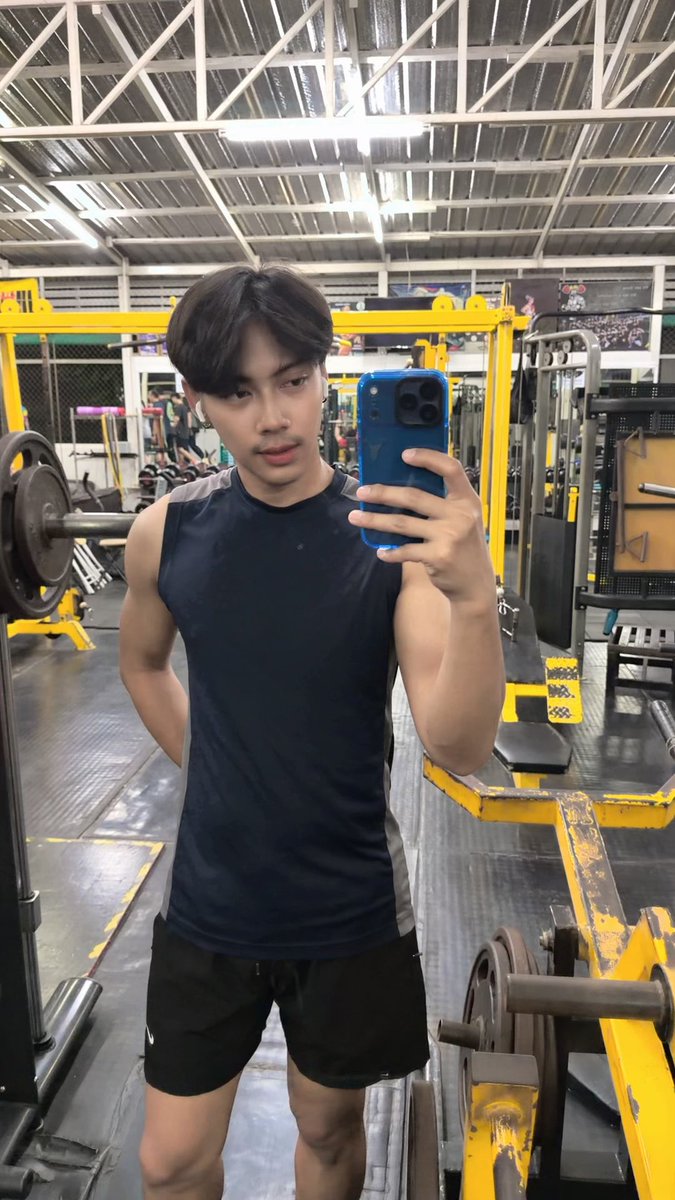 N O B I . T O E Y tweet media