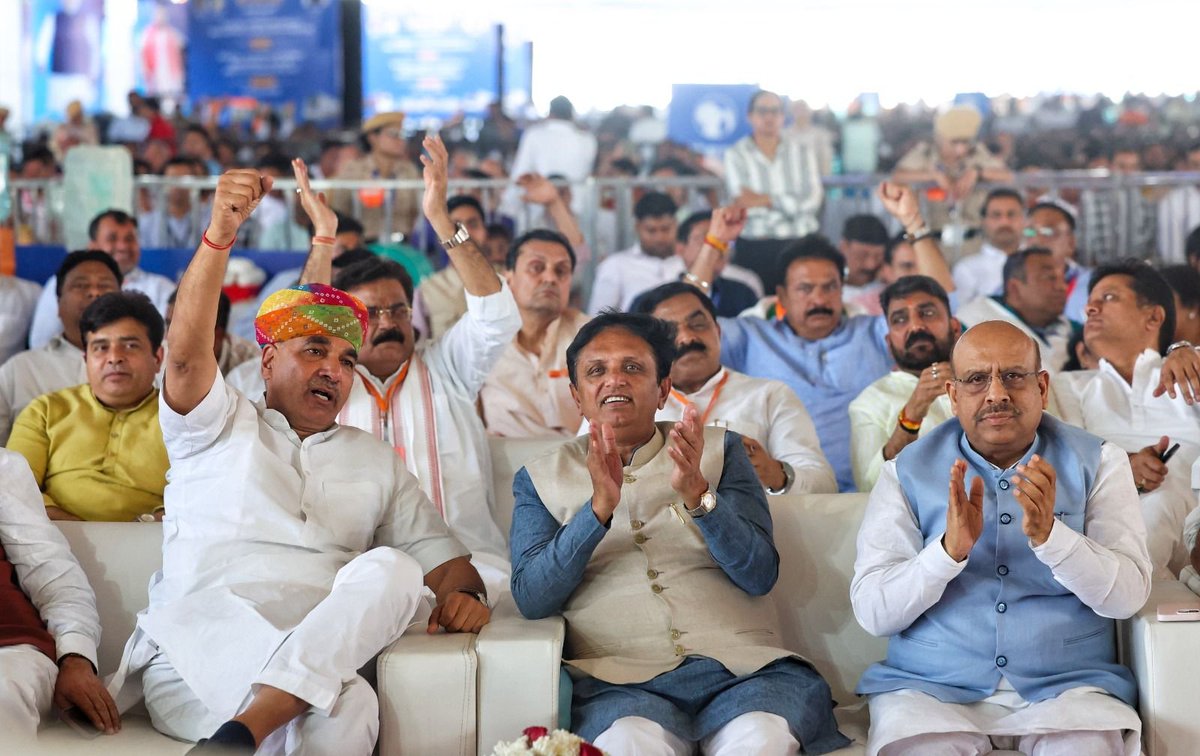 Narendra Modi tweet media