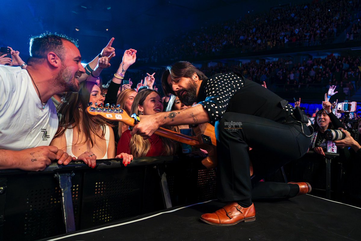 MyiPop.net tweet media