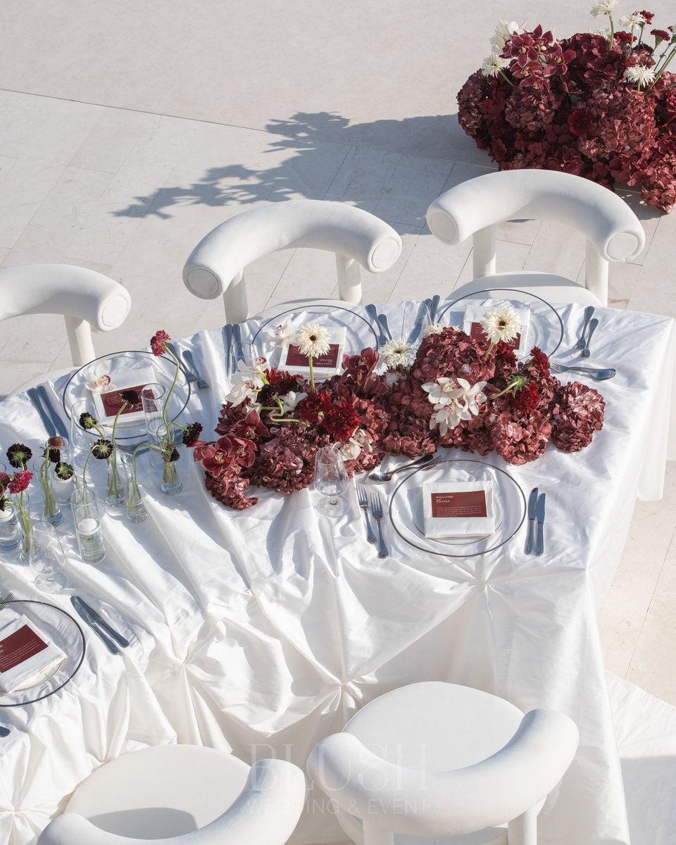 A sunset wedding celebration with an infinite sea view.

At Raffles The Palm Dubai, the ceremony was placed to face the setting sun over the horizon, while guests enjoyed sweeping views from Dubai Marina to Atlantis The Royal.

Watch the full reel : youtube.com/shorts/B7o1UN3…