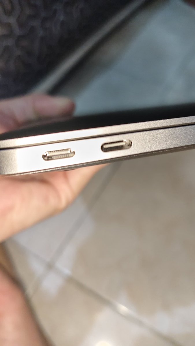 alfdjones's tweet image. Yg perlu macbook air menjelang lebaran…
- MacBook Air M1 8/256 minimal pemakaian bekas istri
- cc masih di bawah 100
- fisik aman mulus
- dus masih ada
- dijual karena mau pindahan

8.5 juta. 

Diutamakan cod sekitaran Jakbar/Bintaro. 

Terima kasih ✨🙏🏼✨

#jualmacbook