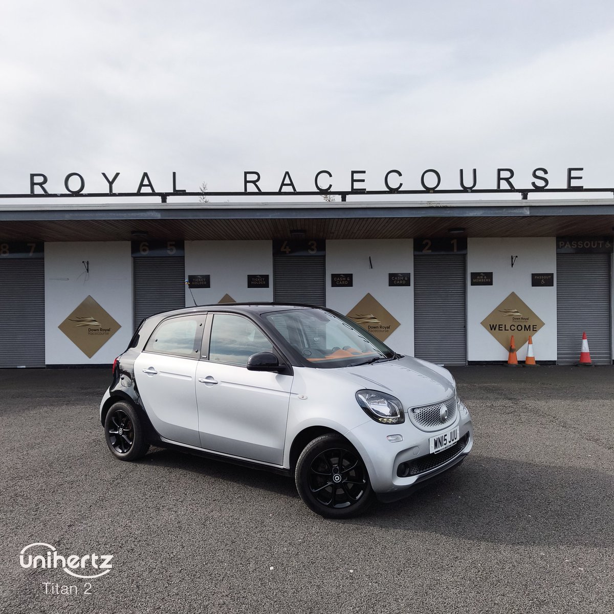 StripeyMiata's tweet photo. Ready for the races @Downroyal #smart #forfour https://t.co/ae4URkXsqs