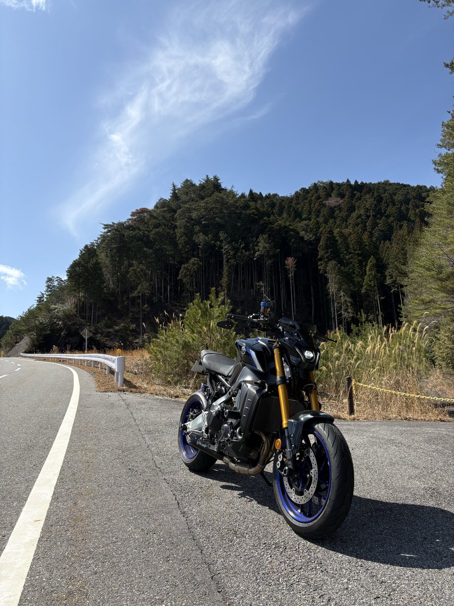 mnst8889's tweet photo. ホームコースを一周サクッと🏍️💨💨
桜もいい感じ🌸 https://t.co/ZfKT0SB2qr
