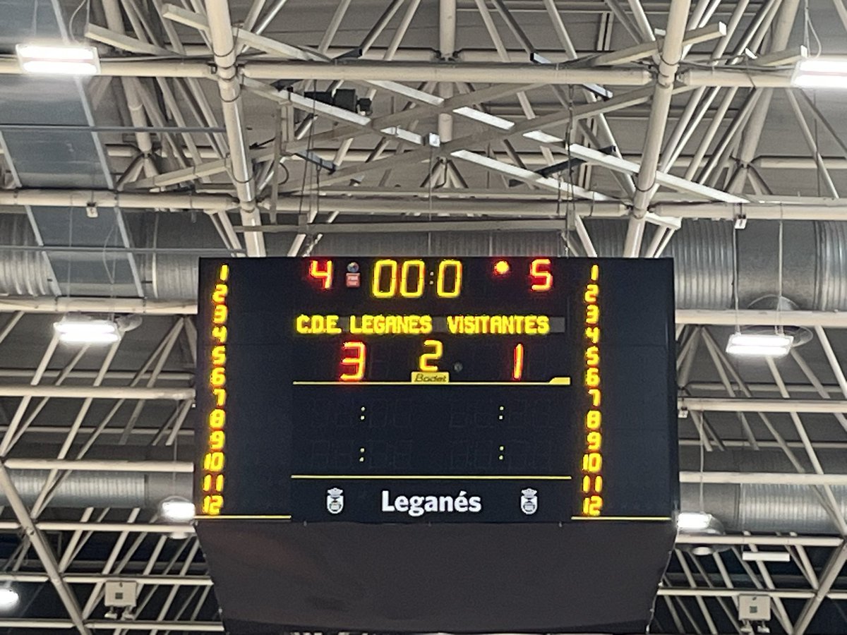 #ULEG CON EL DEPORTE LOCAL

⚽️ Esta mañana el <a href="/CDLeganesFS/">C.D. Leganés Fútbol Sala</a> se ha llevado el derbi madrileño de en el Pabellón Europa para acercarse al objetivo de la permanencia.

🗣️ Nuestra Concejala de #ULEG <a href="/MercedesULEG/">Mercedes Neria</a> no se lo ha querido perder: “Han hecho un partidazo y han conseguido los