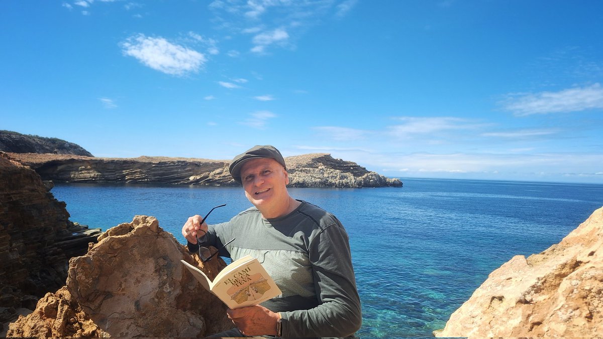 MonEivissa's tweet photo. Racons de lectura...
#calma #hivern #llibres #lectures #raconsdelectura https://t.co/C5pjKNevhi