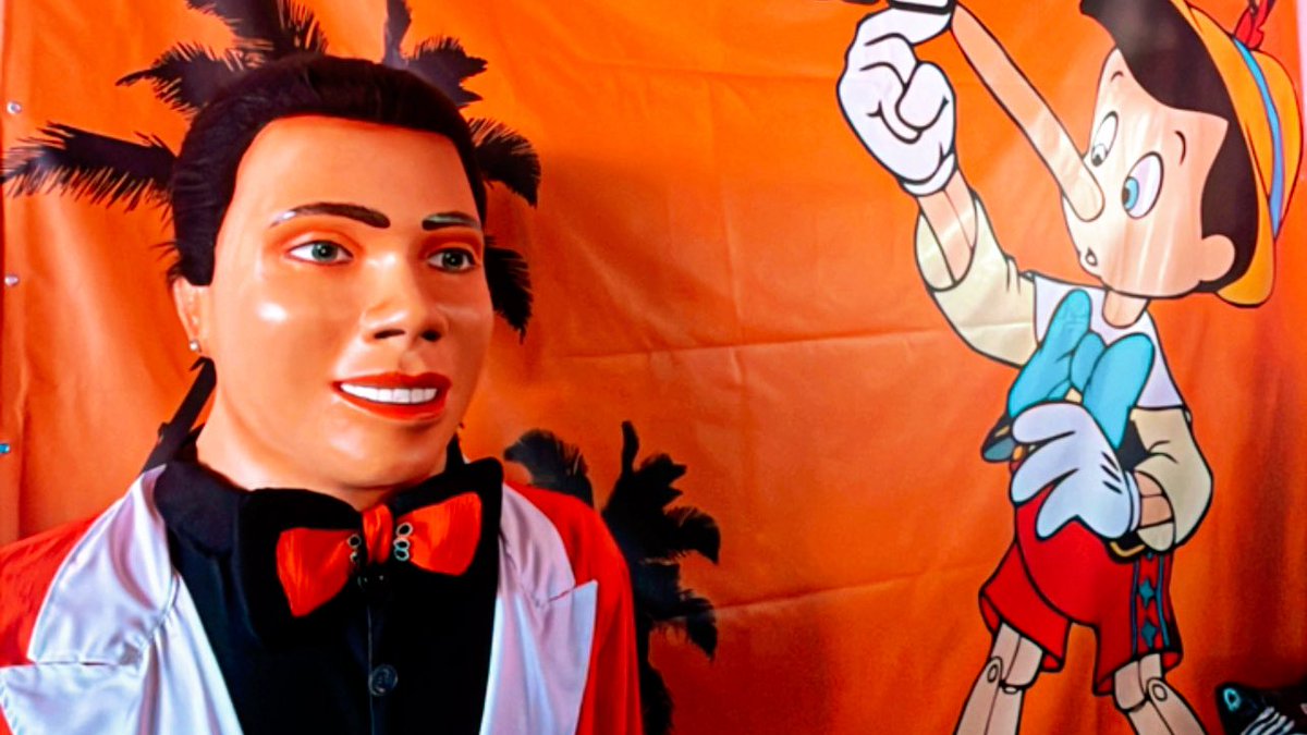 carnavalempe's tweet photo. HOJE TEM FREVO EM OLINDA! 🧡🖤
A troça O Mentiroso do Guadalupe faz sua festa no Clube Vassourinhas, com desfile pelas ladeiras às 17h! Bora?! 🎉 https://t.co/lWt9yUzoHC