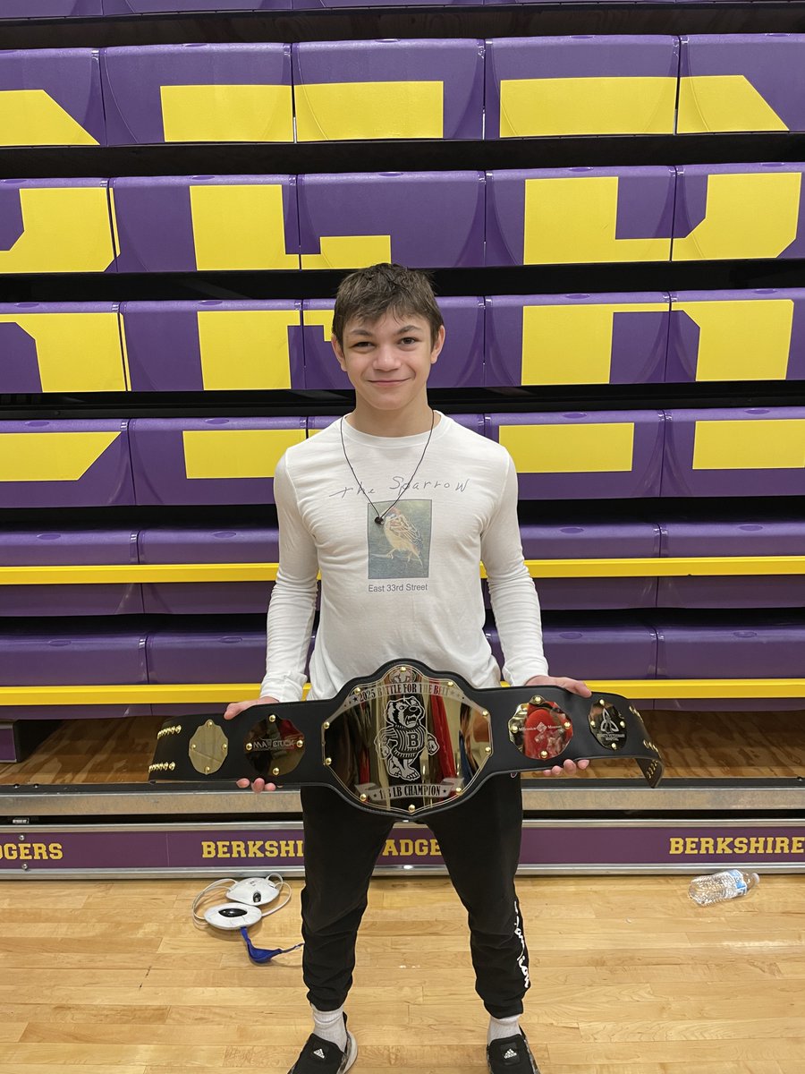 cwoodwrestling1's tweet photo. Congratulations to junior Rocco Wrobel on his 💯 career victory! Rocco secured #100 while qualifying for the state wrestling  tournament! Nice  work Rocco and good  luck next weekend! https://t.co/oeooVyS8wN
