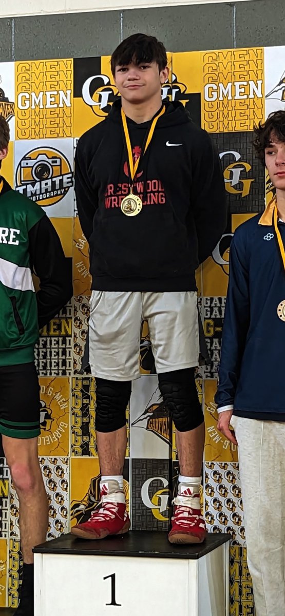 cwoodwrestling1's tweet photo. Congratulations to junior Rocco Wrobel on his 💯 career victory! Rocco secured #100 while qualifying for the state wrestling  tournament! Nice  work Rocco and good  luck next weekend! https://t.co/oeooVyS8wN