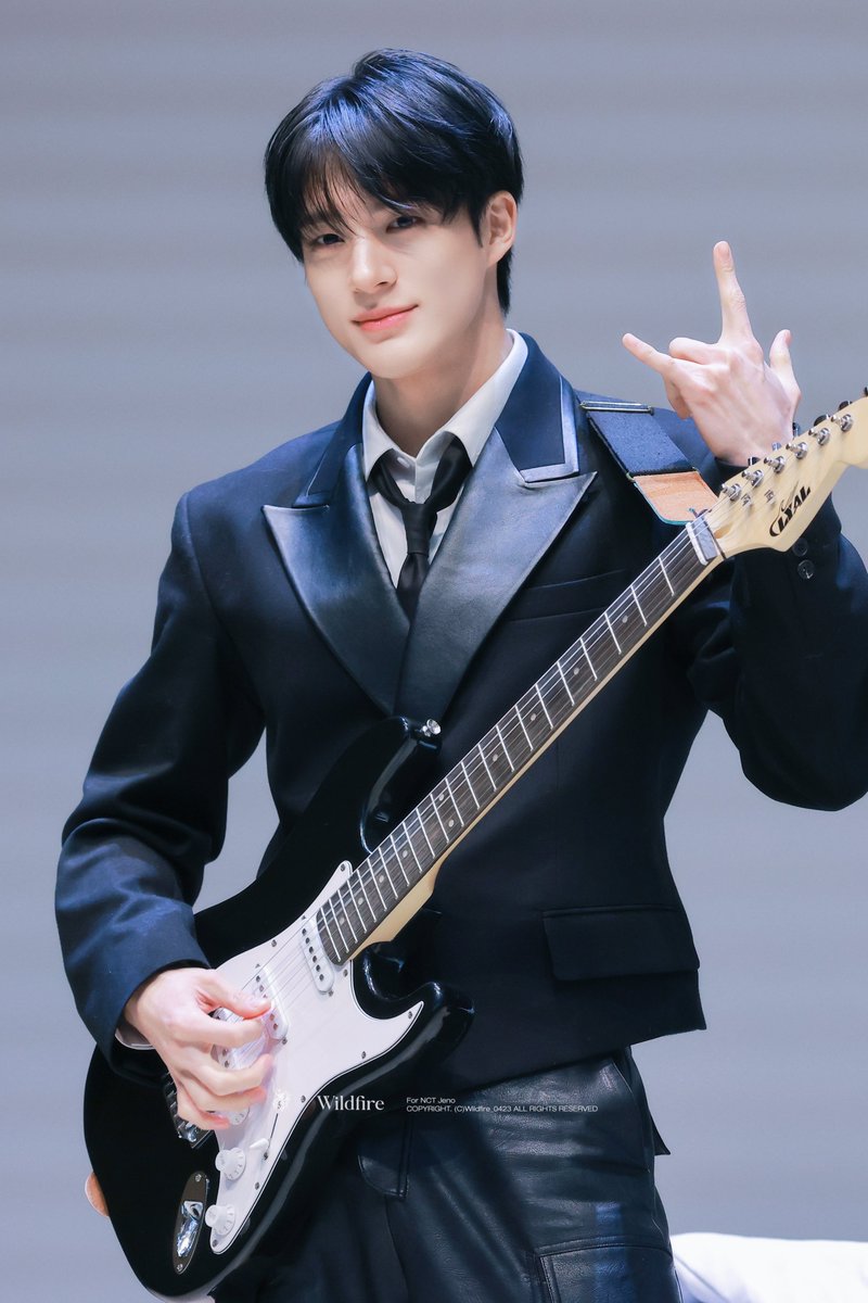 𝐖𝐢𝐥𝐝𝐟𝐢𝐫𝐞. tweet media