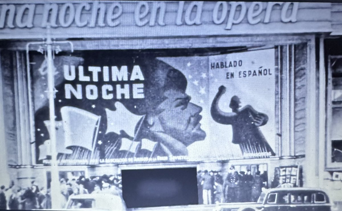 cinepastor's tweet photo. #CineCapitol de Madrid.
“Una noche en la Ópera” (1935) de los #HermanosMarx y la película soviética “La última noche” (1936). https://t.co/LZJblCvwab