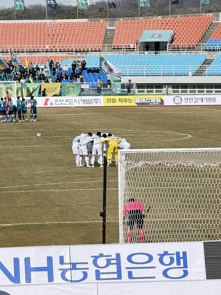 fevatthefield's tweet photo. 오랜만에축구장가도 너무좋았어요........ 
드디어살아있는것같다 https://t.co/1PKxlArJ8H