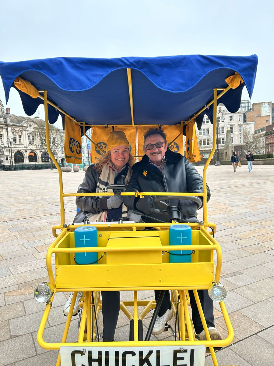 PaulChuckle2's tweet photo. Had such great crowds on the tour, raising awareness of the work of the Marie curie nurses, Volunteers, Fund Raisers Birmingham was such a buzz loving this journey (I don't usually use that word but this is an actual journey😂) the generosity has been amazing thank you so much. https://t.co/8v5qo3dBdX