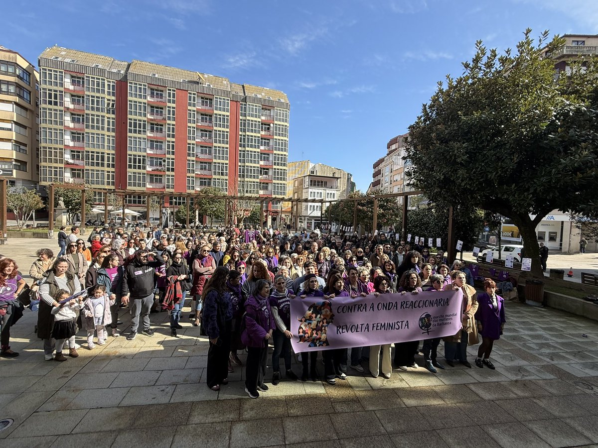 bngboiro's tweet photo. Hoxe estivemos en Ribeira acompañando á #MarchaMundialDasMulleres da #Barbanza na concentración polo #8M #DiaDaMulher https://t.co/iM363ncemC
