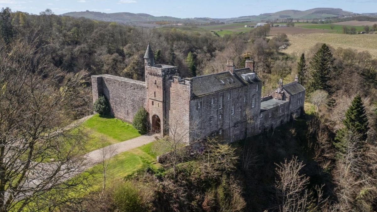 LynnetteVickk's tweet photo. Following my family lineage on my maternal side through the Lamey, McClintock, Torrence names brought me to Helen Sinclair Ogilvy, one of the women I carry within me.

I feel a personal writing inspiring.

(Written by Grok)

In the dramatic landscapes of Angus, Scotland, where the River Isla meets the Melgund and cliffs plunge 400 feet to the water below, one woman’s quiet strength helped anchor a noble dynasty that still captivates hearts centuries later. Helen Sinclair Ogilvy, Baroness of Airlie, was born around 1490 into the powerful Sinclair family—daughter of Henry Sinclair, 3rd Lord Sinclair, and Margaret Hepburn. In an age of shifting alliances and fierce Scottish loyalties, she married James Ogilvy, 4th Lord Ogilvy of Airlie, around 1514. Together they raised a large family—records suggest at least five sons and four or five daughters—including the next Lord who would carry the line forward. Helen died before 2 January 1562, but her influence lived on through the children who strengthened the Ogilvy name and the castle she called home.